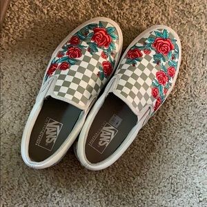 Like New Vans Slip On w/ Rose Detail, sz 10
